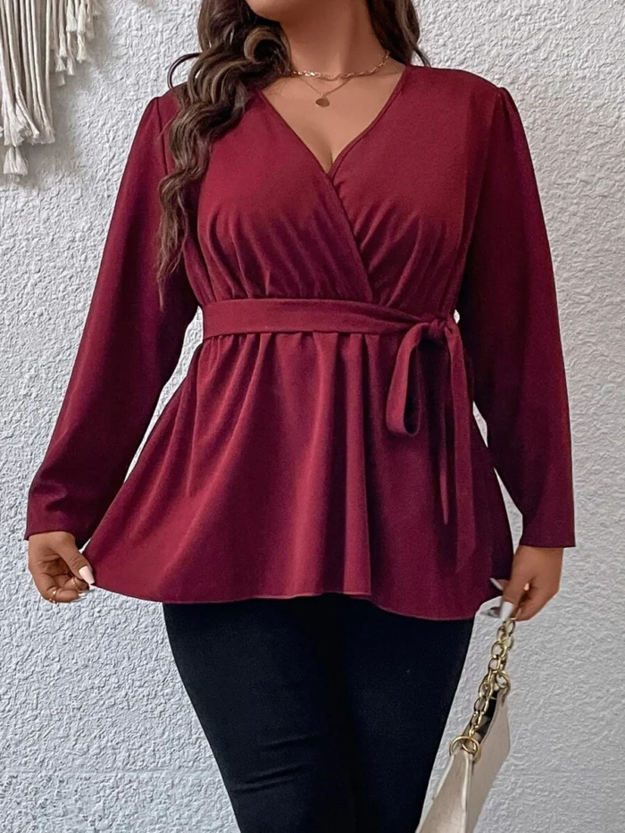 SHEIN GRANDE TAILLE (44/46/48/50/52/54) Blouse portefeuille à plis avec ceinture – Élégance structurée et féminine E43 https://sheinstyle.store original Algerie DZ