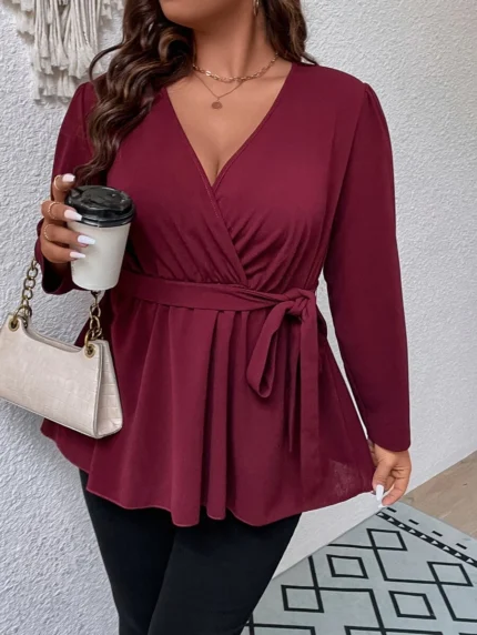 SHEIN GRANDE TAILLE (44/46/48/50/52/54) Blouse portefeuille à plis avec ceinture – Élégance structurée et féminine E43 https://sheinstyle.store original Algerie DZ