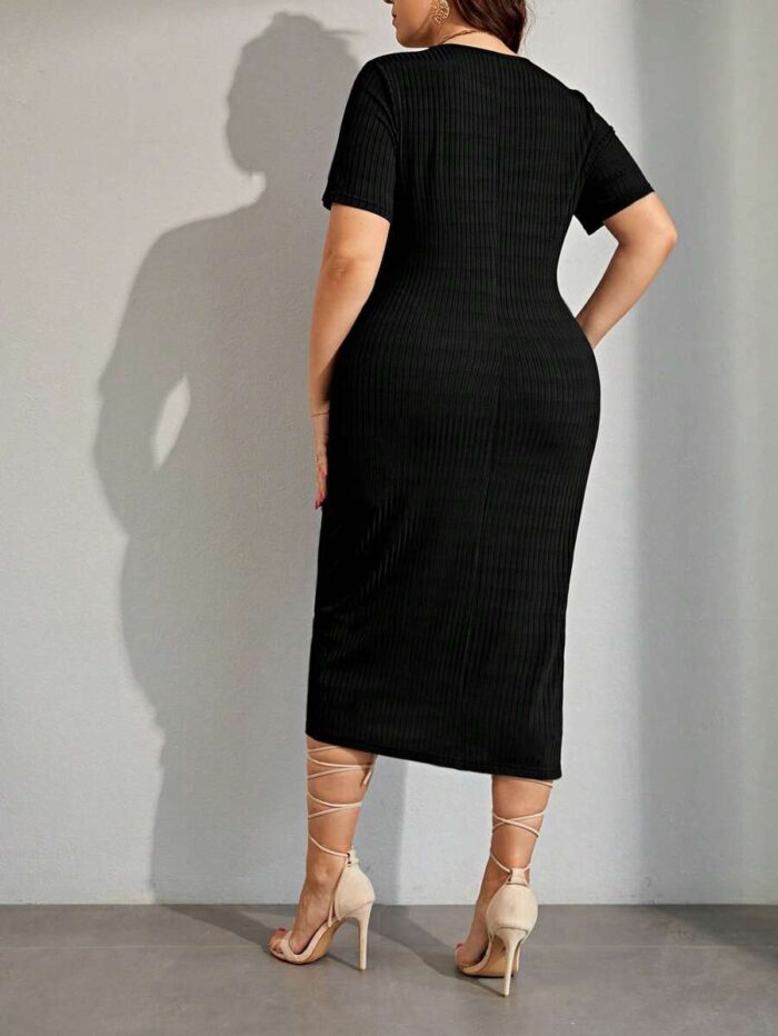 SHEIN GRANDE TAILLE (44/46/48/50/52/54) Robe côtelée à boutons et fente – coupe moulante, style féminin E6 https://sheinstyle.store original Algerie DZ