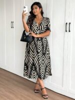 SHEIN GRANDE TAILLE (46/48/50) – Robe casual élégante à rayures, col V et manches courtes E190 https://sheinstyle.store original Algerie DZ SHEIN GRANDE TAILLE (46/48/50) – Robe casual élégante à rayures, col V et manches courtes E190 https://sheinstyle.store original Algerie DZ