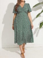 SHEIN GRANDE TAILLE (44/46/48/50/52/54) – Robe longue d'été verte à fleurs, col en V et manches courtes – Idéale pour les grandes tailles, parfaite pour les occasions et les vacances e191 https://sheinstyle.store original Algerie DZ