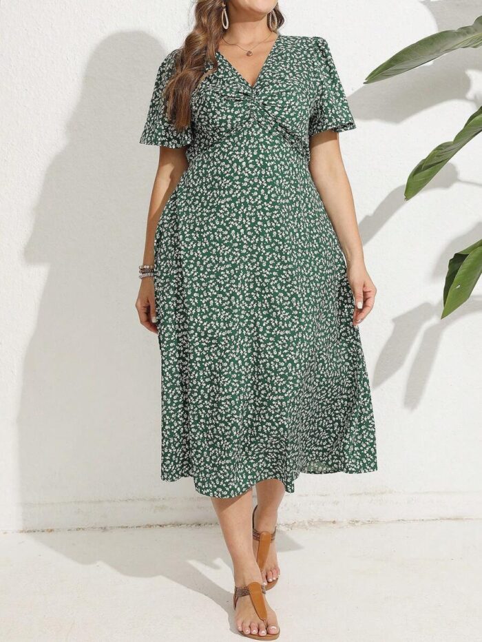 SHEIN GRANDE TAILLE (44/46/48/50/52/54) – Robe longue d'été verte à fleurs, col en V et manches courtes – Idéale pour les grandes tailles, parfaite pour les occasions et les vacances e191 https://sheinstyle.store original Algerie DZ